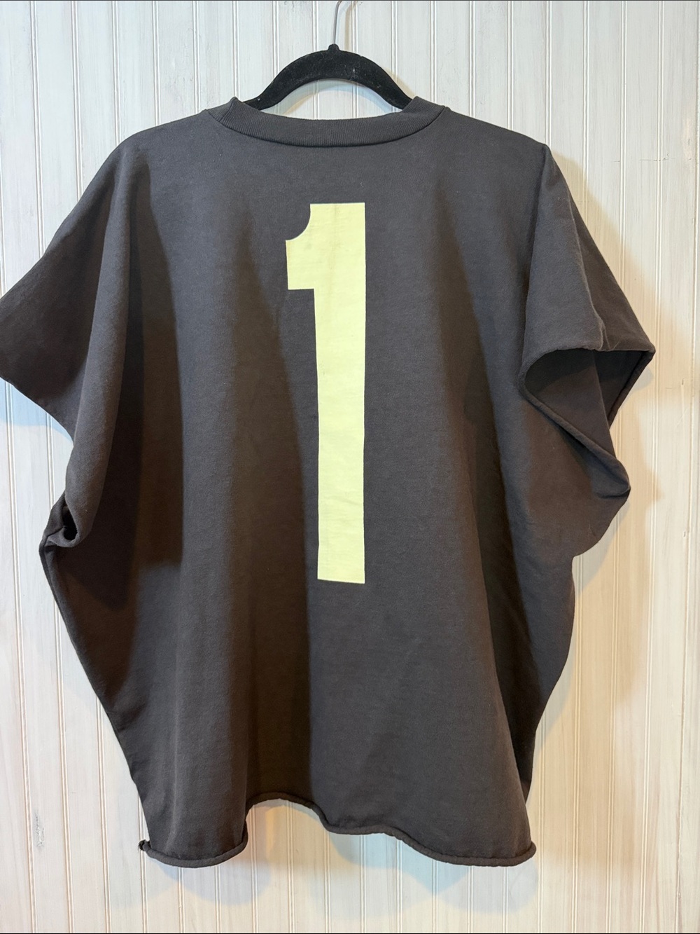YEEZY VULTURE OVERSIZED one box  1 tee cropped
Size 3